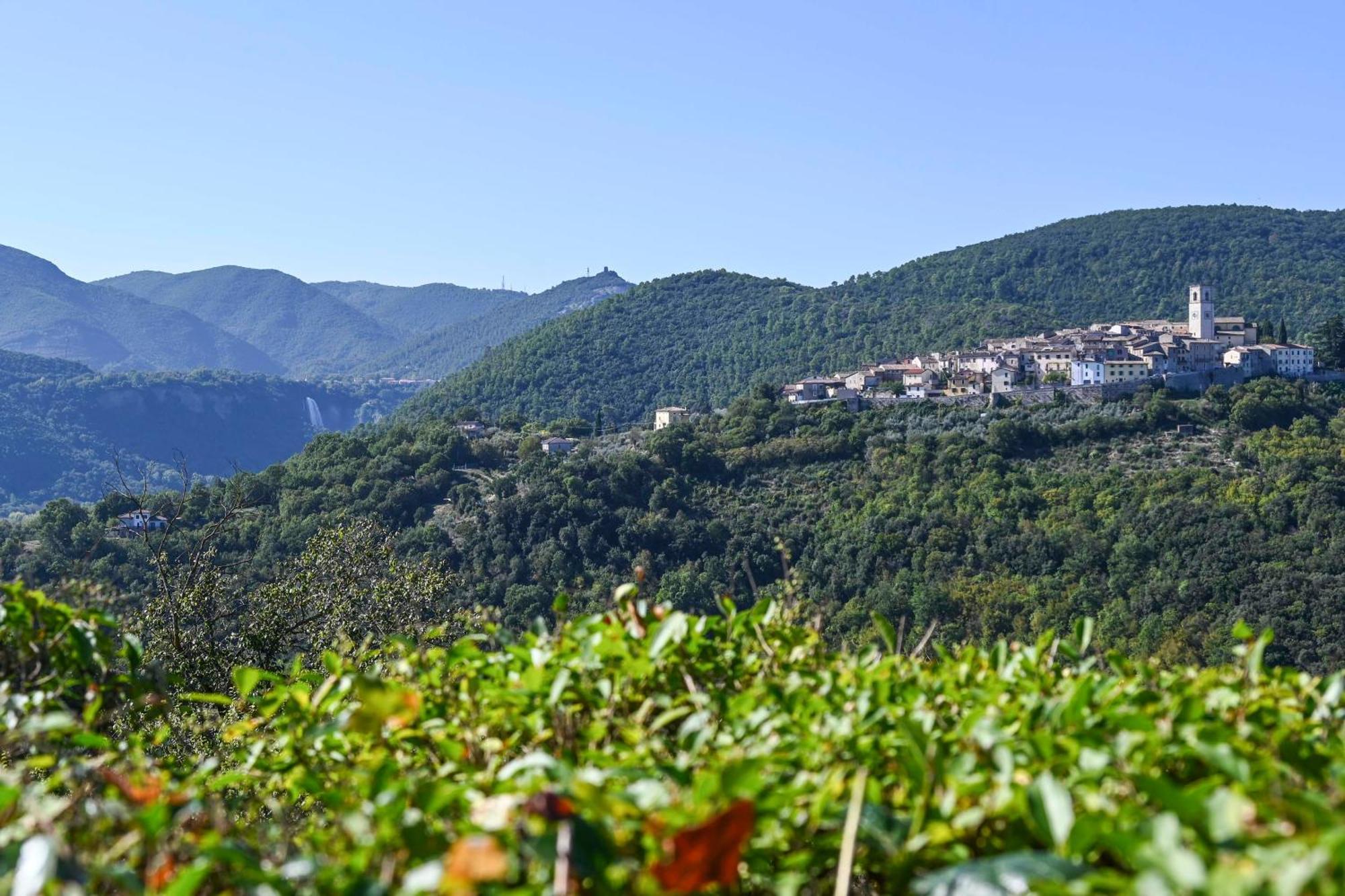 Authentic Villa Surrounded By Nature テルニ エクステリア 写真