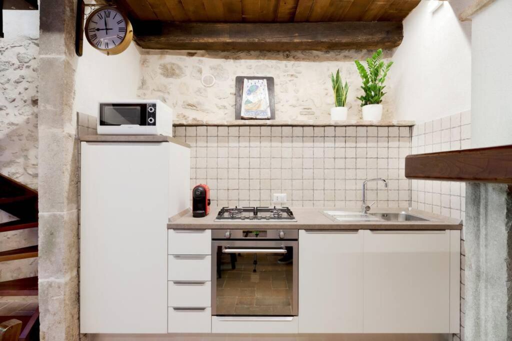 Authentic Villa Surrounded By Nature テルニ エクステリア 写真