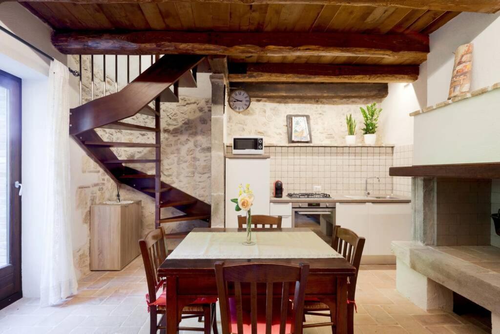 Authentic Villa Surrounded By Nature テルニ エクステリア 写真